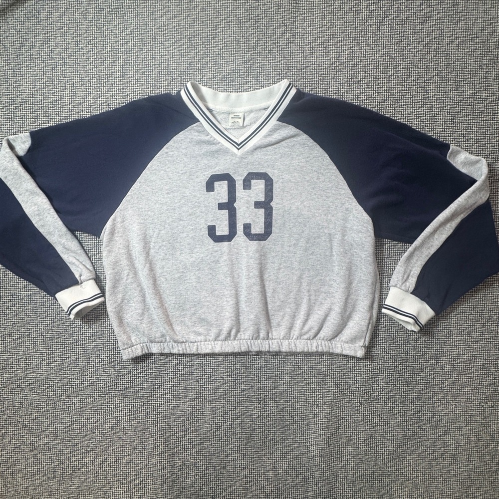 Urban Outfitters Womens XL Gray Navy Blue Varsity Number 33 Cropped Sweatshirt